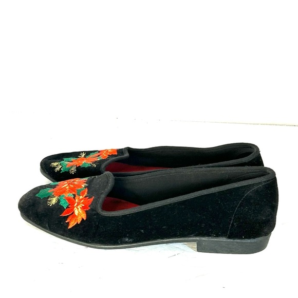 Holiday Tradition Womens Size 7 Black Velvet Flats Loafers Slippers Poinsettia - Picture 3 of 12